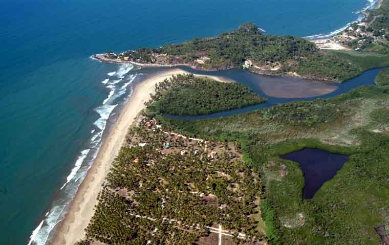 Aerial view of Playa Las Tortugas & Platanitos